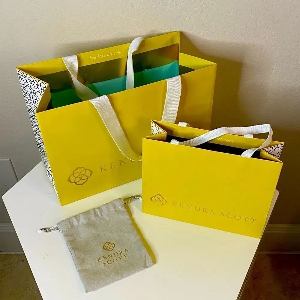 Kendra Scott Shopping Bags & Dust Bag Set